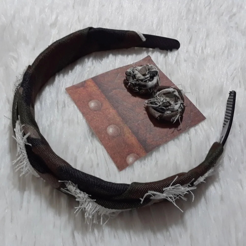 Tasty Raw Edge Camo Headband & Rose Bud Studs Set